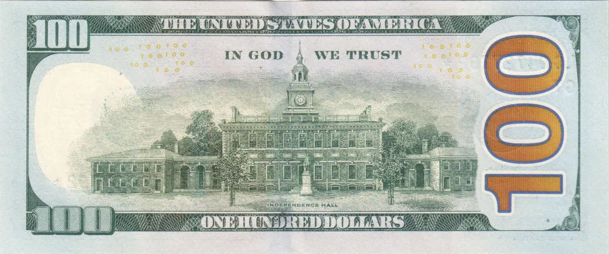 Reverse of the US 100 dollar bill showing Independence Hall
